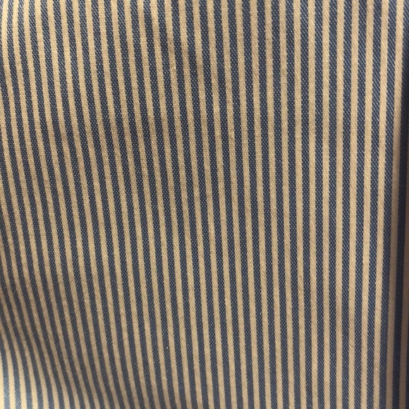 Button down - Picture 2 of 2